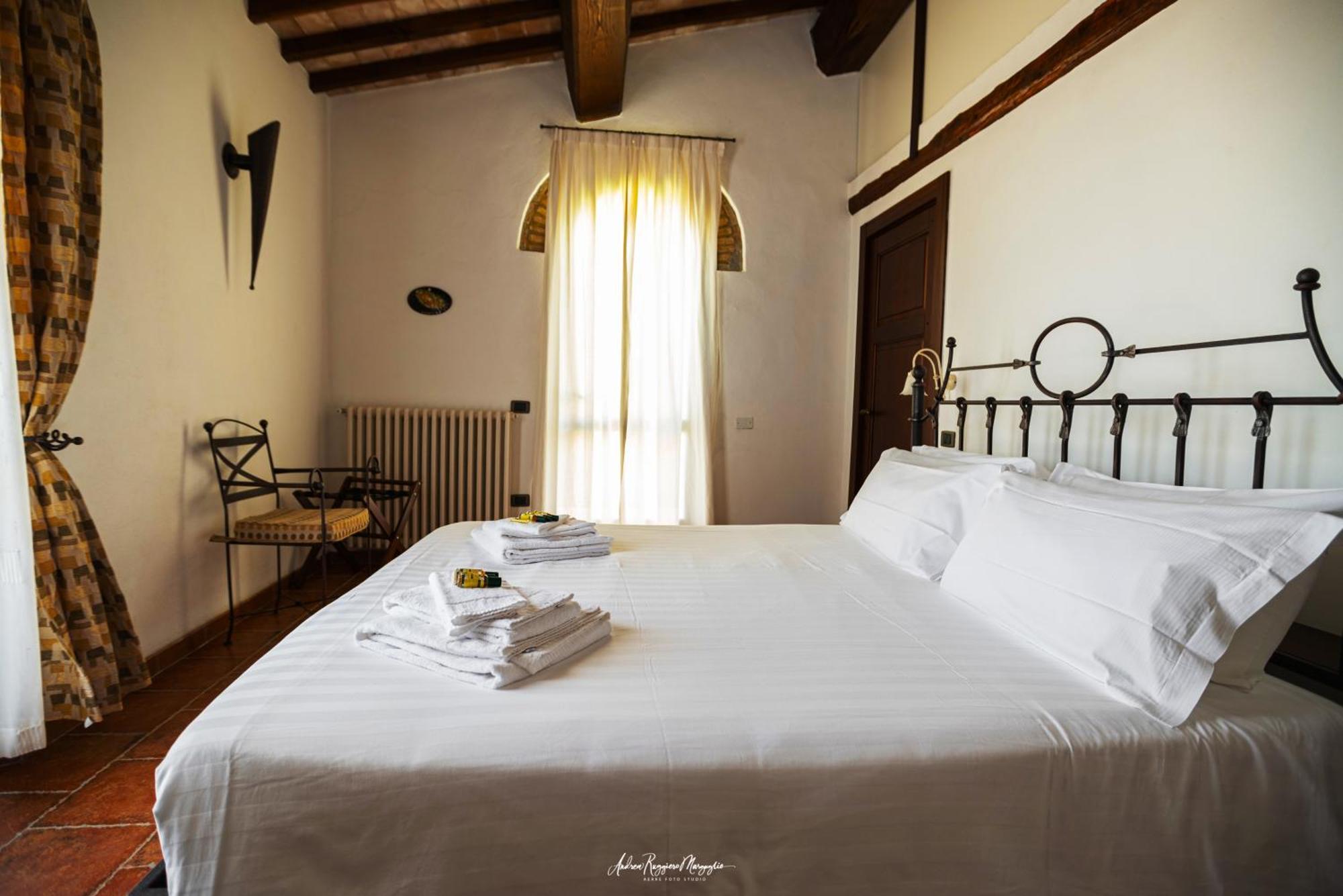 Agriturismo Aia Leccioni Micciano Exteriör bild