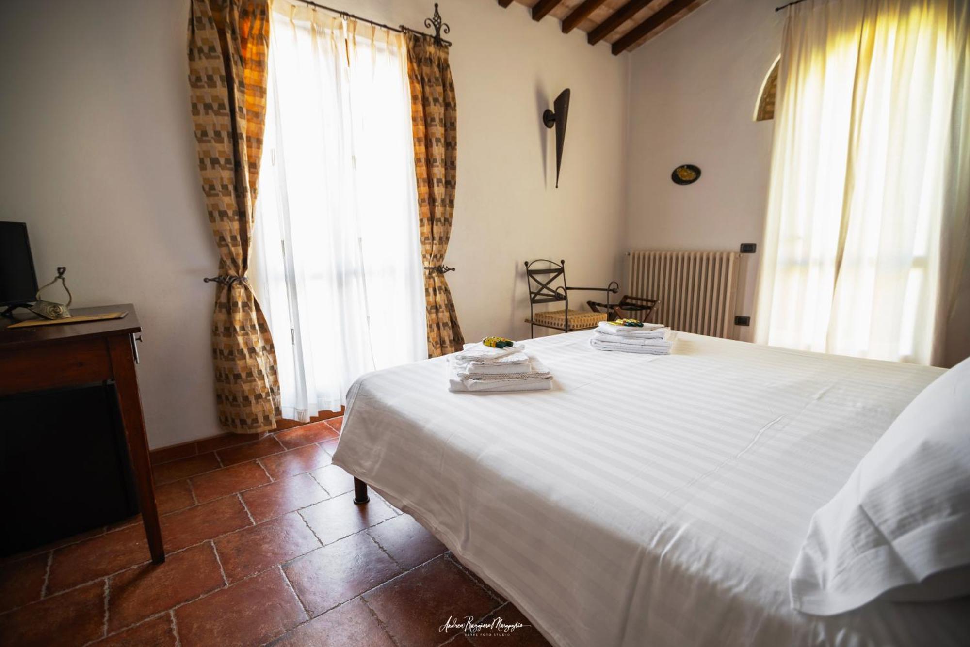 Agriturismo Aia Leccioni Micciano Exteriör bild